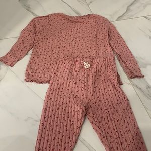 Zara girls rubbed pink floral two piece set, top size 3-4, pants size 4-5